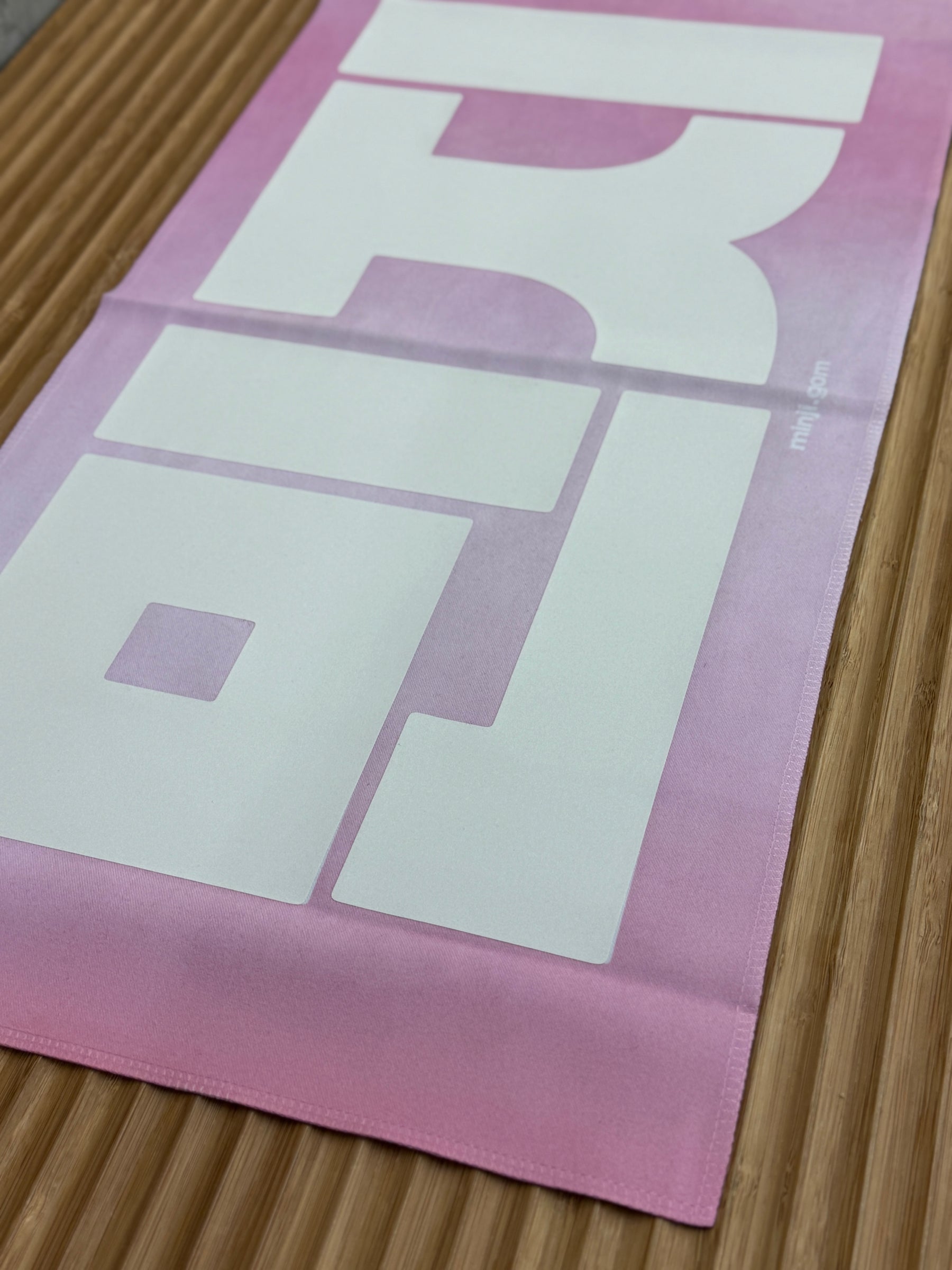 Minji Cheering Slogan - Pink